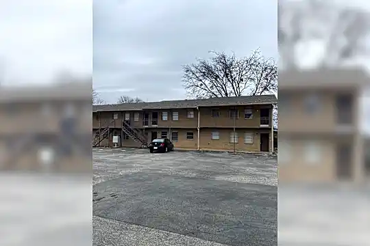 1707 Old FM 440 Rd Photo 1