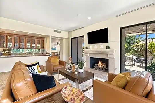 6 Stanford Dr Photo 2