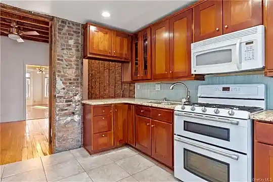 35 Nichols Ave #1 Photo 2