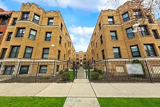 2715 N Milwaukee Ave Photo 1