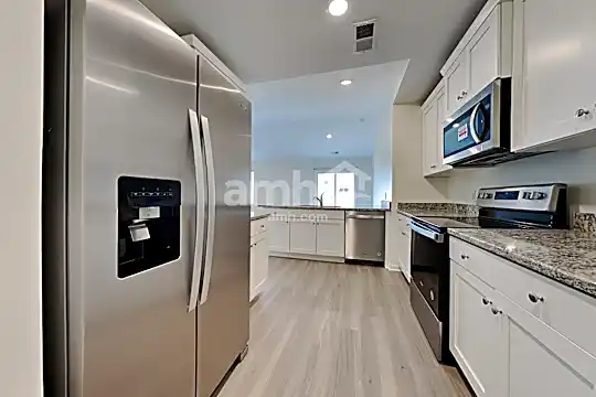 1325 John Swann Street Photo 2