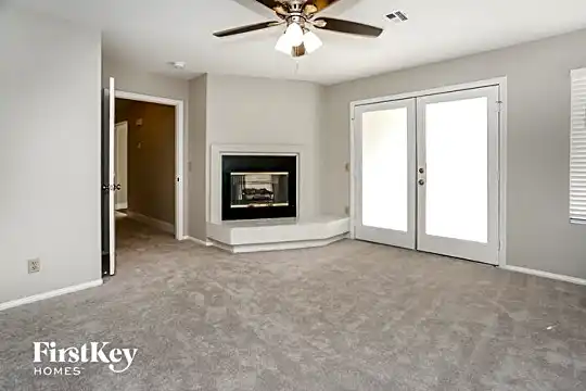 8301 Cretan Blue Ln Photo 2