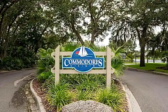2325 Commodores Club Blvd Photo 2