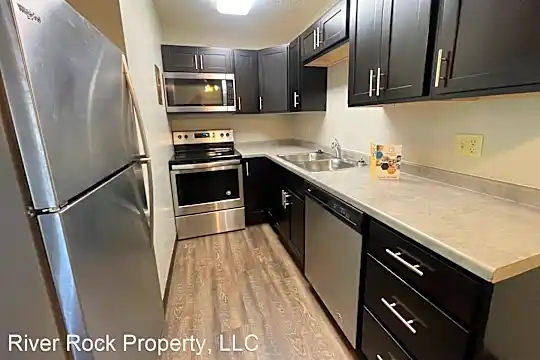 2913 5th St S Photo 2