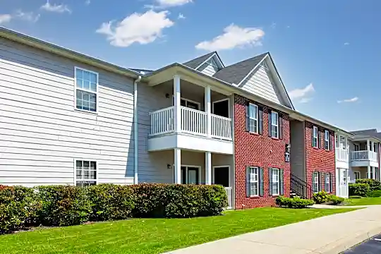 Cross Creek Apartments Photo 2