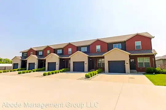 Golden Park Duplexes & Townhomes Photo 1