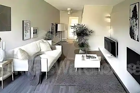 4509 Linwood Blvd Photo 2