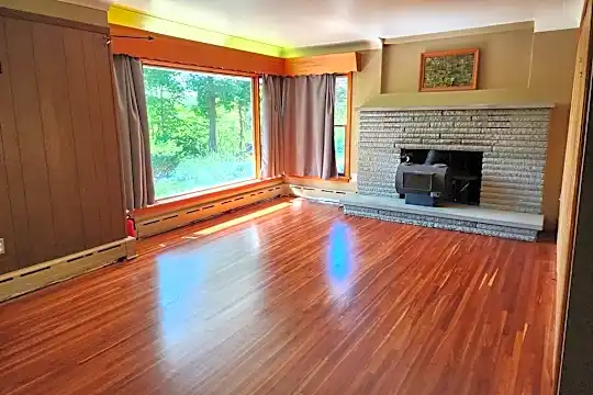 7522 Utegg Rd Photo 2