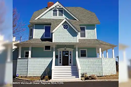 469 Ocean Ave N #SEPTEMBER Photo 2