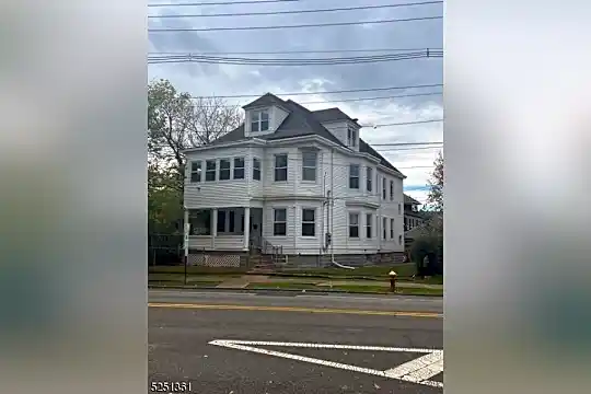 32 Vreeland Ave Photo 1