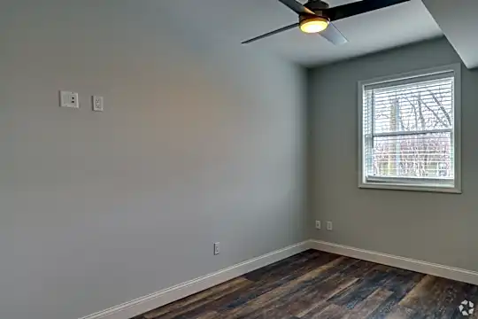 27 E Willis St Photo 1