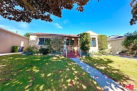 LA Home 15mins fr LAX (Airport) - Houses for Rent in Carson, California,  United States - Airbnb