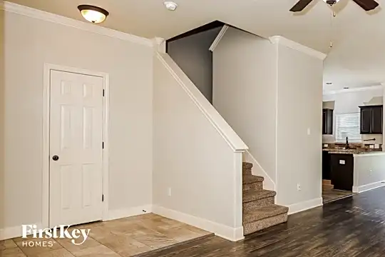 6822 Alsbrook Drive Photo 2