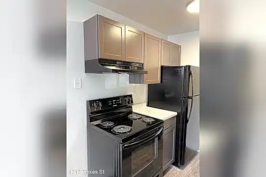 1717 Texas St Photo 2