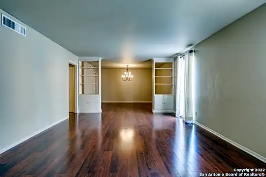 8033 N New Braunfels Ave #600C Photo 2
