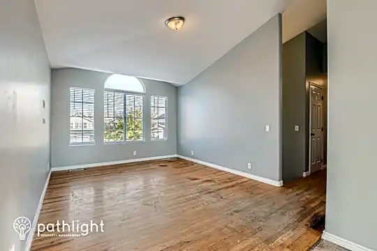 2565 W 3950 S Photo 2