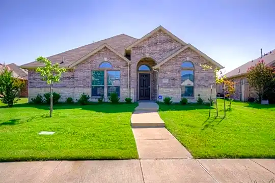 3182 Market Center Dr Photo 1