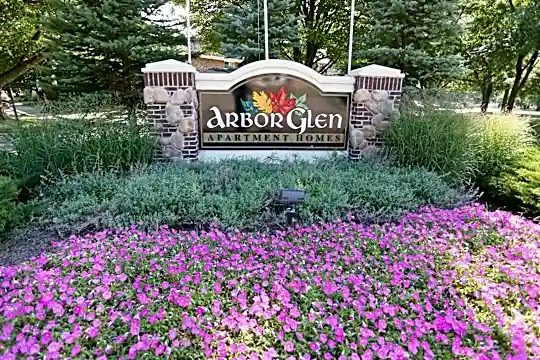Arbor Glen Apartment Homes Photo 1