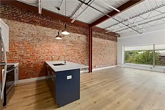 189 N Main St #2 Photo 2