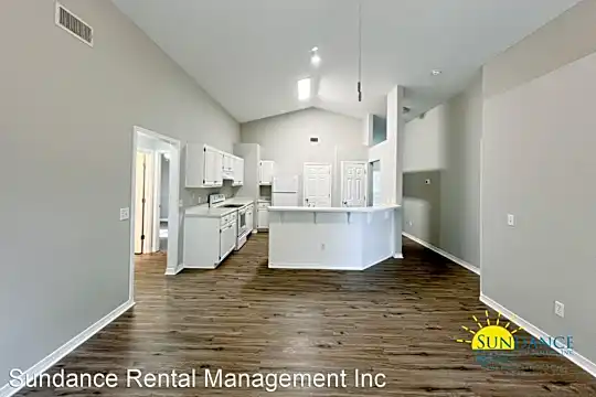 6714 Cedar Ridge Cir Photo 2