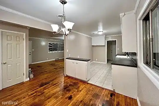 4200 E Frank Phillips Blvd Photo 1