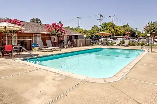 El Camino Place Photo 1