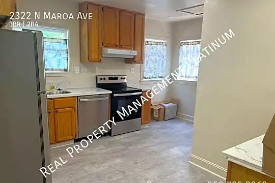 2322 N Maroa Ave Photo 2