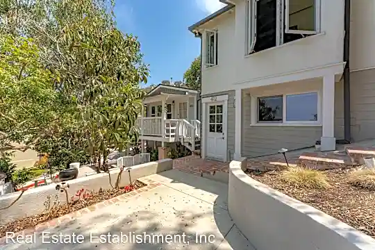 410 3rd St Photo 1