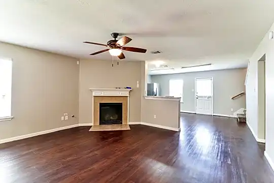 7326 Legacy Pines Drive Photo 2