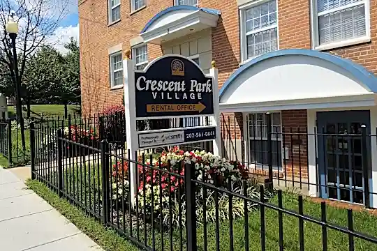 Crescent Park Village Photo 2