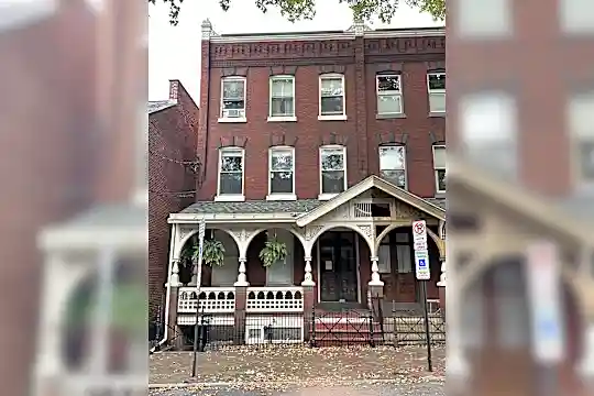 27 N Shippen St Photo 1