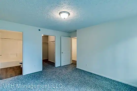 406 Fairway Meadows Dr. Photo 2