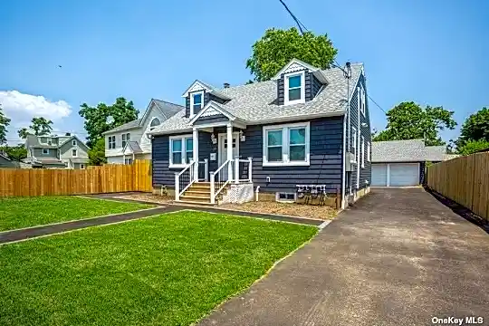 39 Bay Shore Ave #UPPER Photo 1