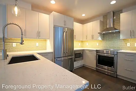6255 60th Ave NE Photo 1