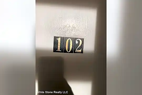 1609 Edinburgh St Photo 1