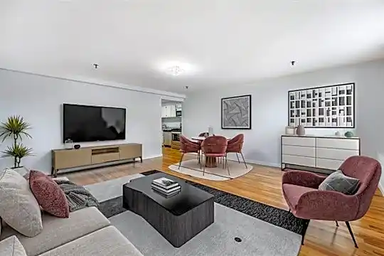 77 River St #19 Photo 2