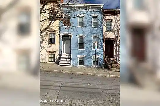 21 Myrtle Ave #1 Photo 1