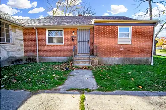 3550 Stanford Pl Photo 2