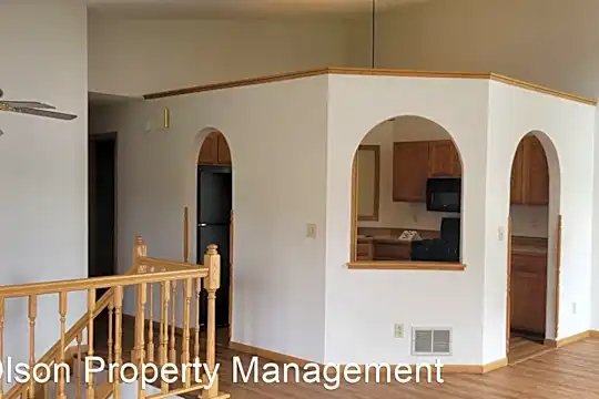 15757 Griffon Path Photo 2