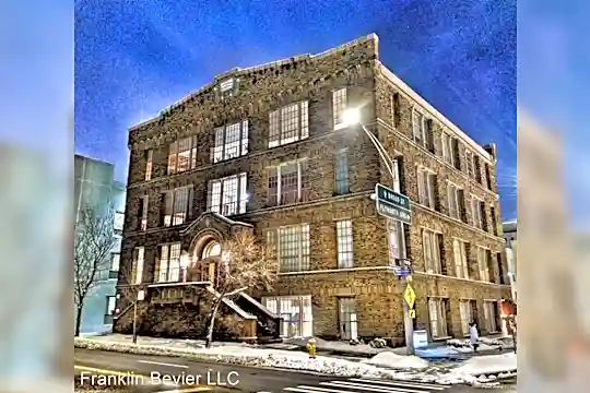 42 S Washington St Photo 1