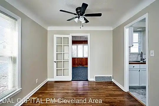 21431 Tracy Ave Photo 2