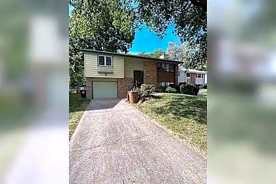 1925 Manor Ct Photo 1