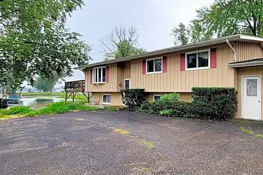 41511 N Country Club Dr Photo 2