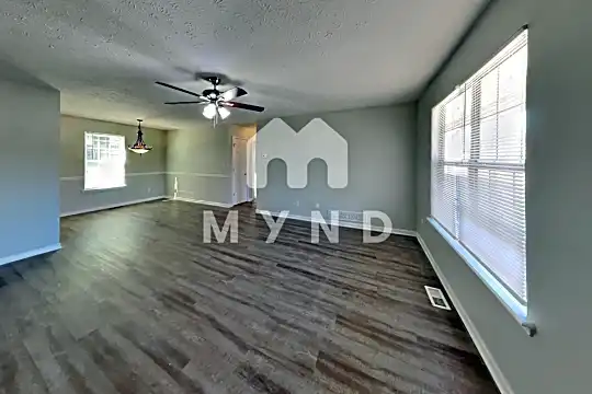 48 Colby Ct Photo 2