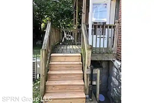 10058 Toelle Ln Photo 2