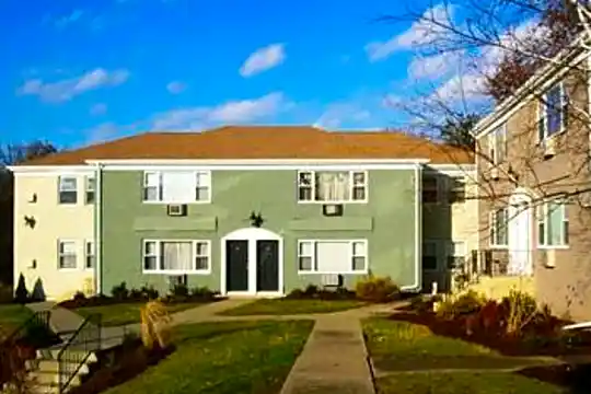 Hudson Row Luxury Apartments Photo 2