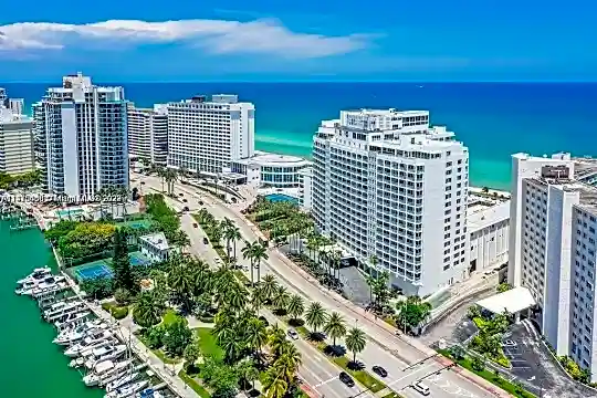 5401 Collins Ave #811 Photo 1