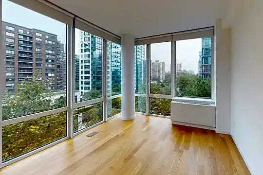 775 Columbus Ave Photo 2