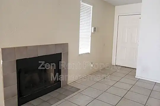 4443 N 84th Ln Photo 2