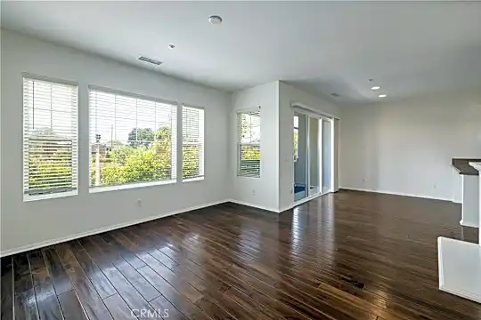 1800 Oak St #622 Photo 2